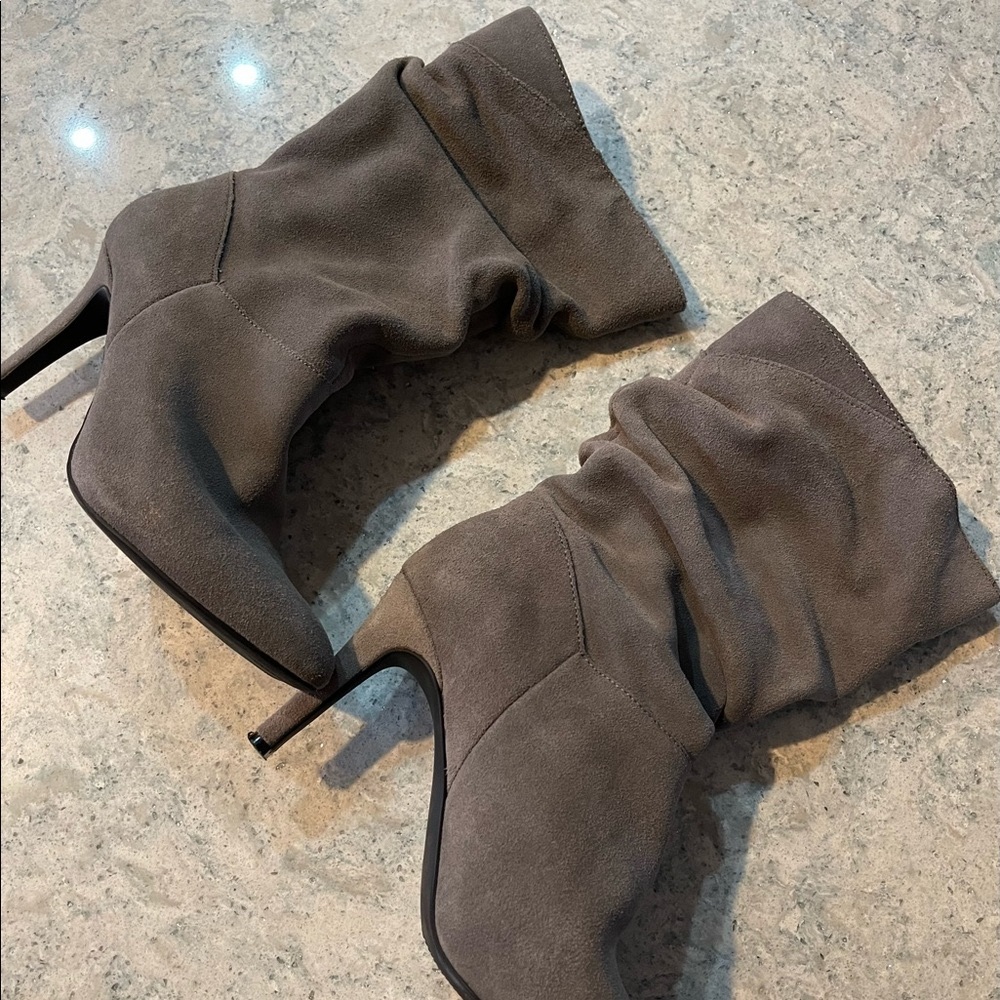Audrey Brook - gray suede, slouched boots, like new! Size 7.5